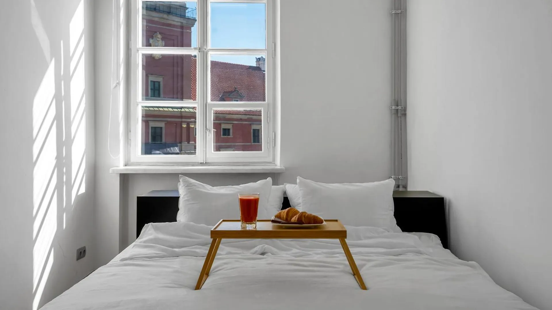 Warsaw Castle Apartments - Prime Location, Historic City Center, Castle View, Fast Internet - By Rentujemy Poland