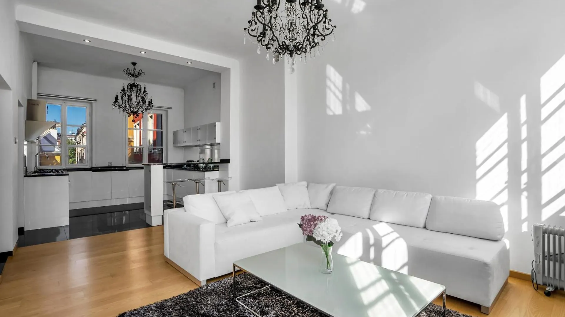 Warsaw Castle Apartments - Prime Location, Historic City Center, Castle View, Fast Internet - By Rentujemy