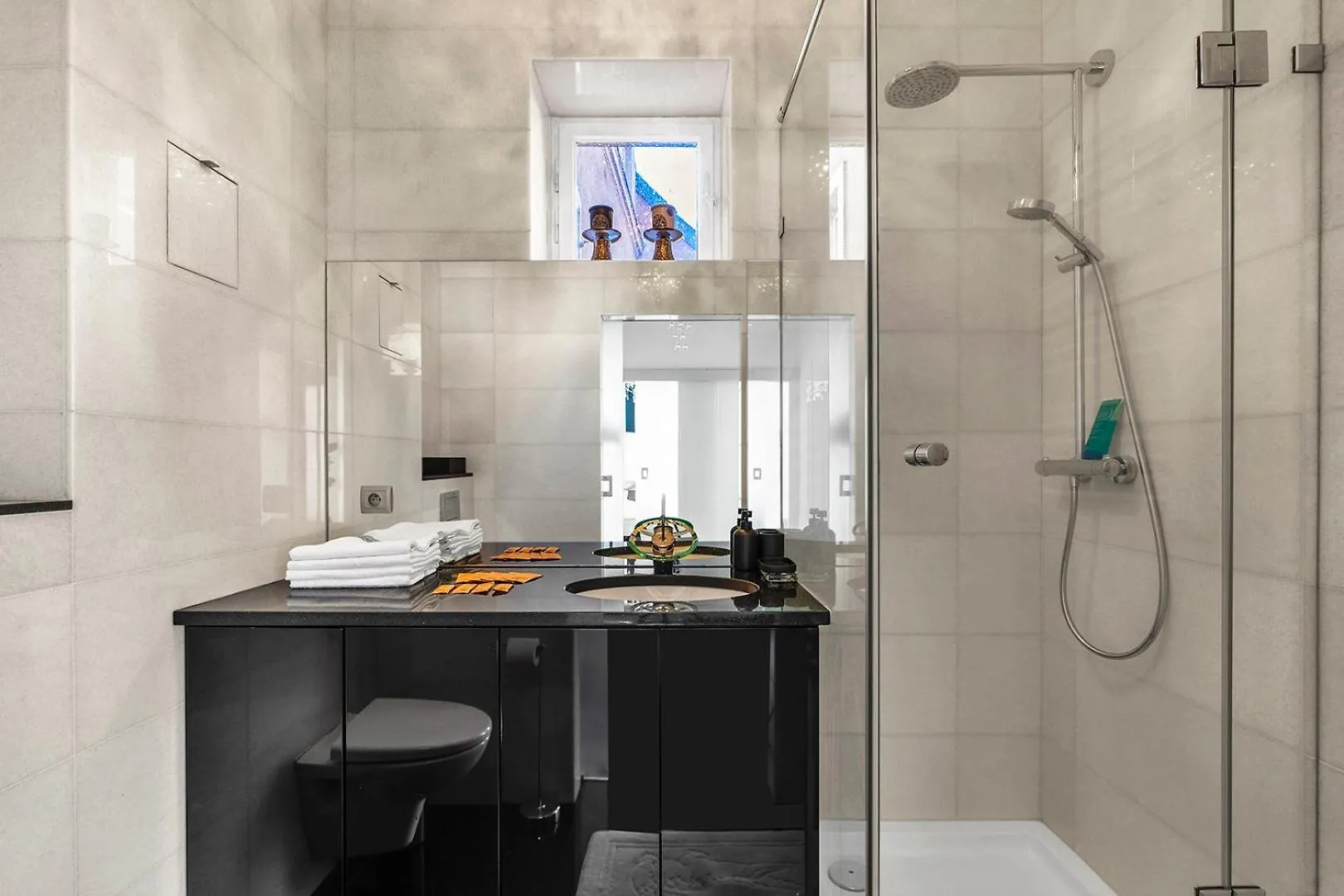 Warsaw Castle Apartments - Prime Location, Historic City Center, Castle View, Fast Internet - By Rentujemy