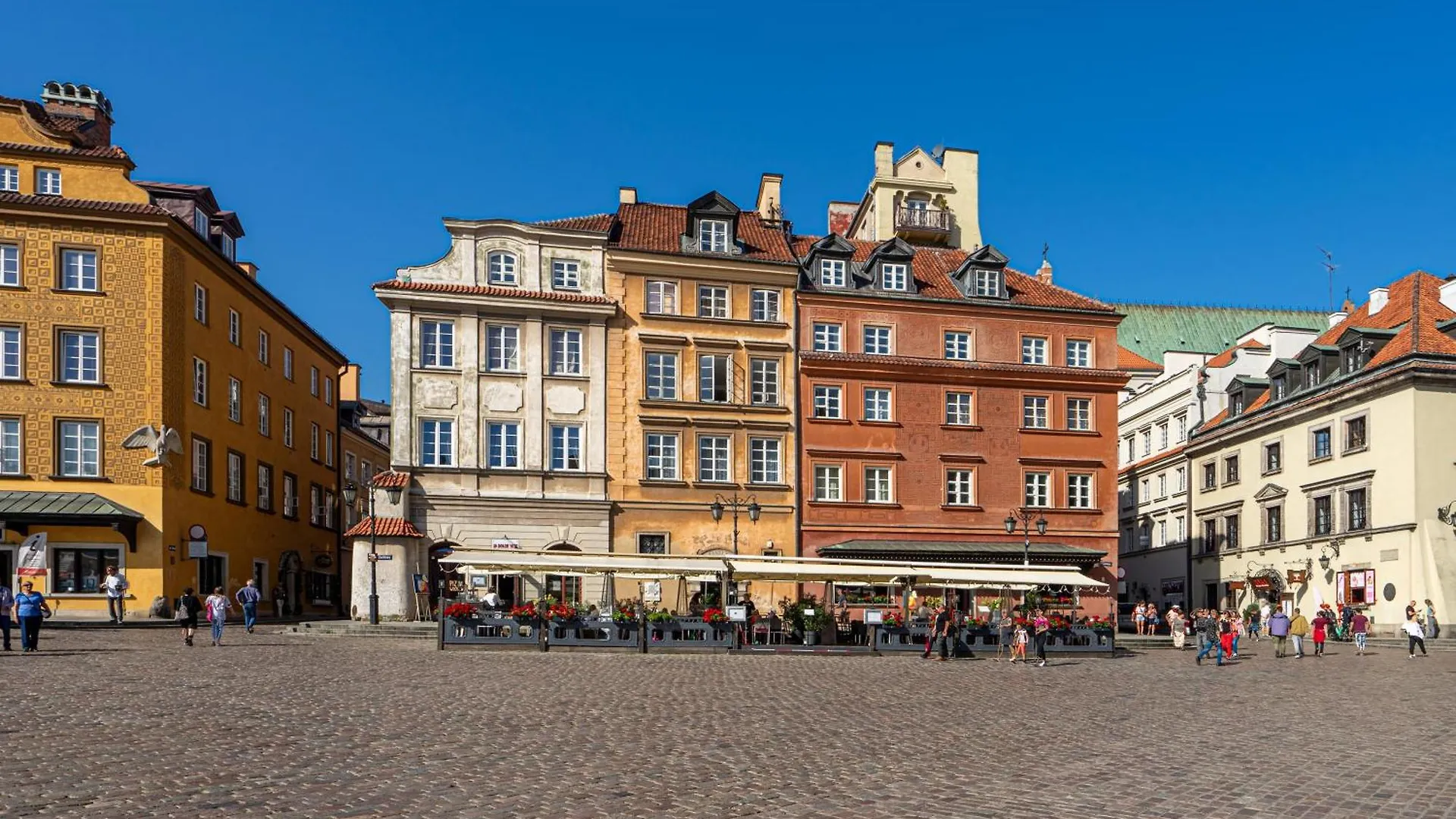 Warsaw Castle Apartments - Prime Location, Historic City Center, Castle View, Fast Internet - By Rentujemy